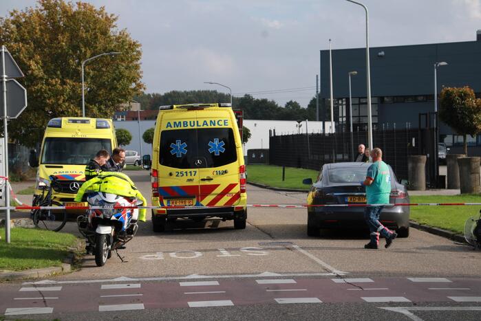 Tesla in botsing met scooter