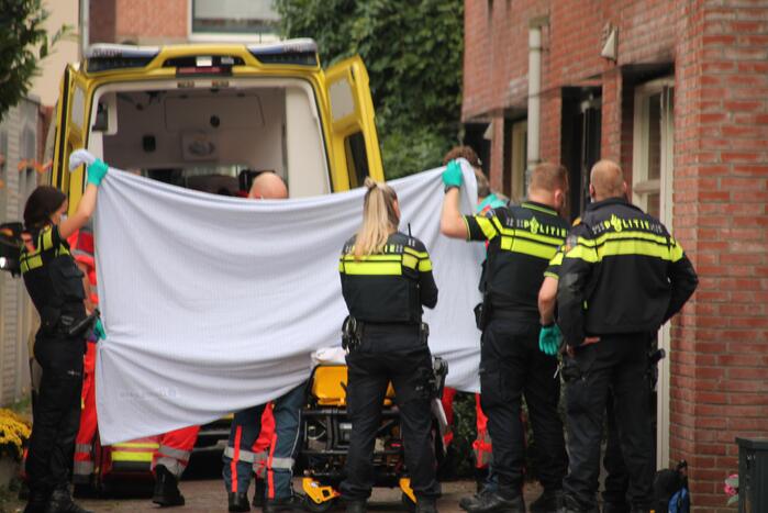 #Leiden Traumahelikopter landt voor ongeval in huis Koenesteeg Leiden.