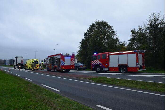 Gewonde bij aanrijding tussen personenauto en vrachtwagen