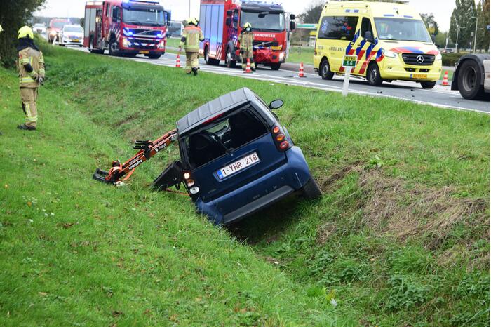 Gewonde bij aanrijding tussen personenauto en vrachtwagen