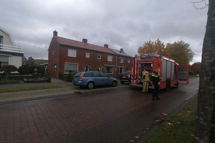 Brommer in schuur vat vlam