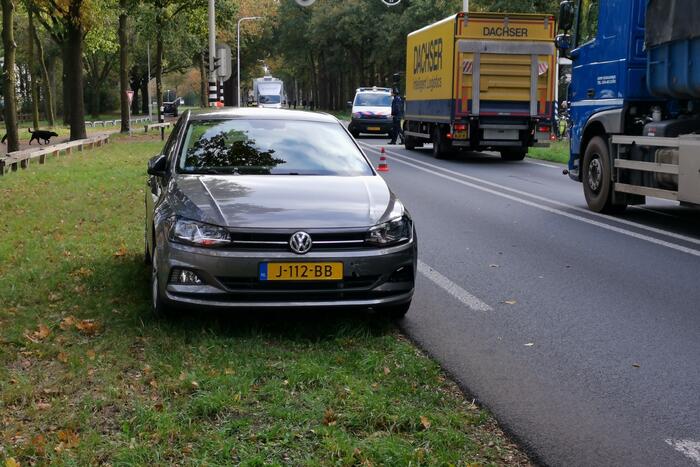 Overstekende fietser aangereden door auto