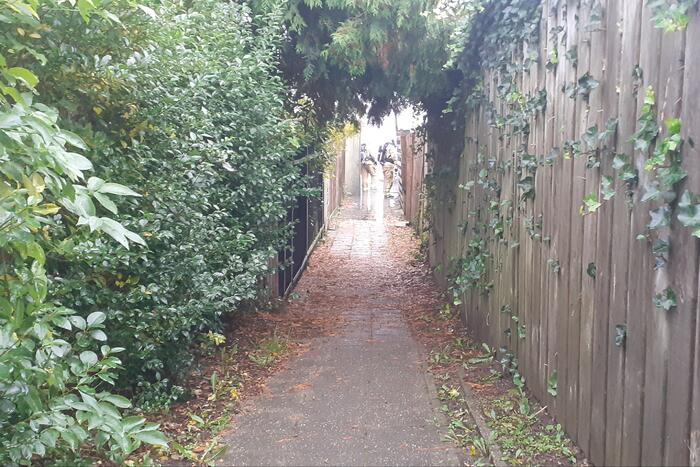 Camperbrand slaat over naar meerdere schuren