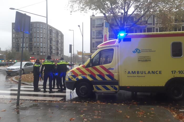 Persoon gewond na aanrijding met auto