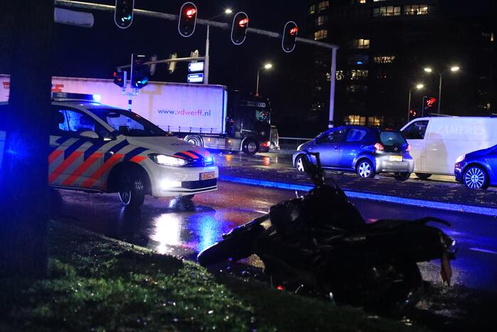 Twee gewonden bij aanrijding tussen motor en fiets