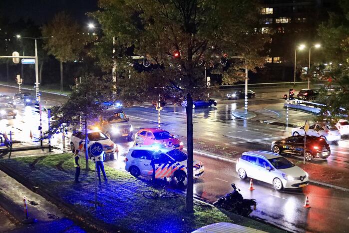 Twee gewonden bij aanrijding tussen motor en fiets