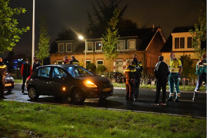 Ruiten van auto ingeslagen nadat bestuurder niet reageert