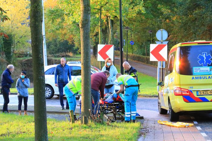 E-bikster gewond na botsing met bestelbus