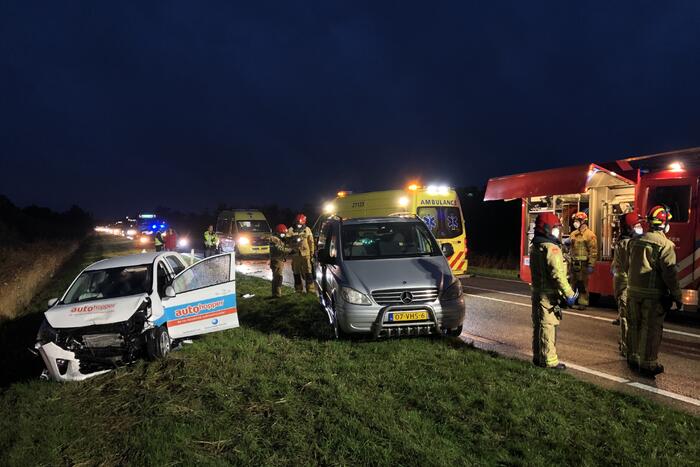 Ongeval tussen bestelbus en personenauto