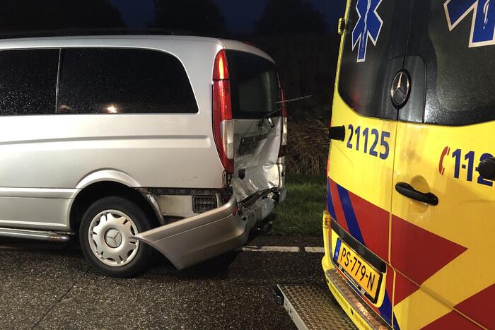 Ongeval tussen bestelbus en personenauto