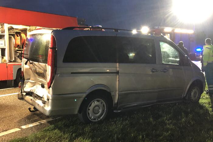 Ongeval tussen bestelbus en personenauto