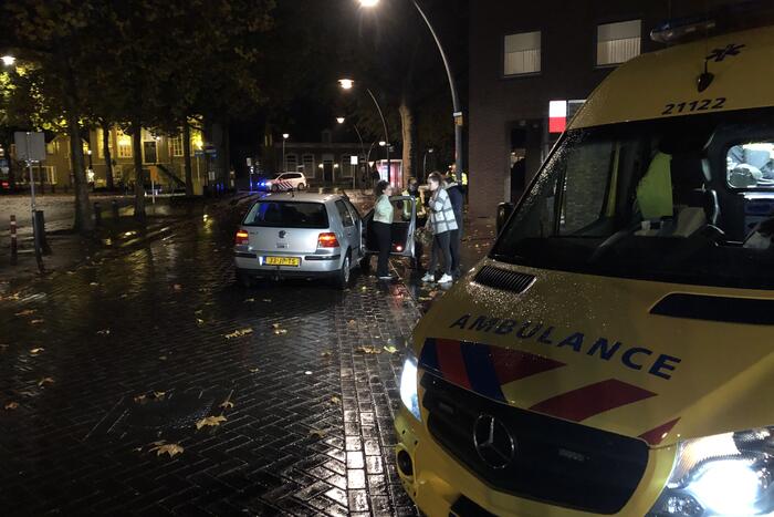 Voetganger gewond na aanrijding met personenauto op zebrapad