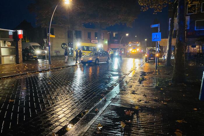 Voetganger gewond na aanrijding met personenauto op zebrapad