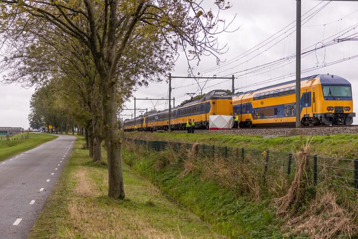 Geen treinverkeer door aanrijding met fietser