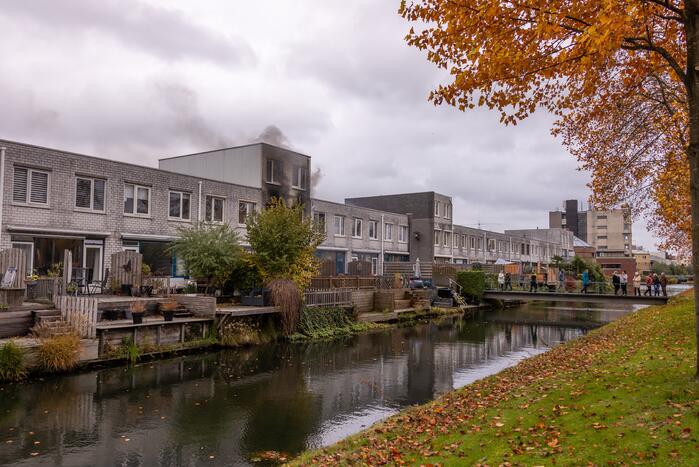 Uitslaande brand in slaapkamer woning