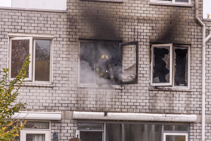 Uitslaande brand in slaapkamer woning