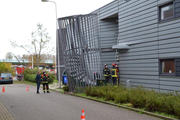 Brandtrap staat op omvallen