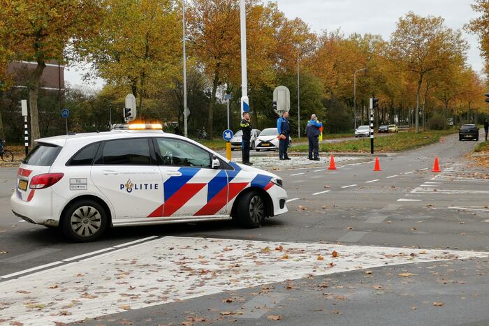 Traumahelikopter landt voor ongeval met voetganger en personenauto