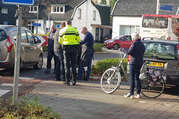 Fietsster gewond na aanrijding met auto
