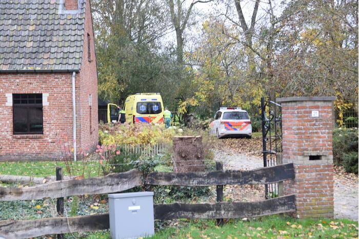 Man verwondt zichzelf met luchtbuks