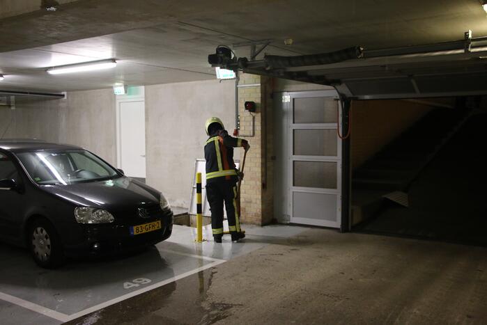 Brandende boiler zorgt voor wateroverlast in pand en parkeergarage