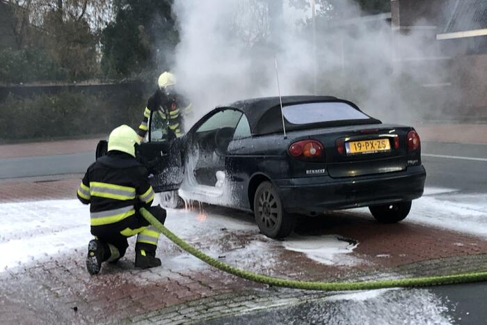 Veel rook bij autobrand