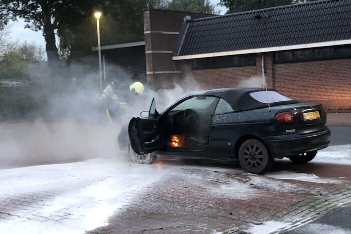 Veel rook bij autobrand