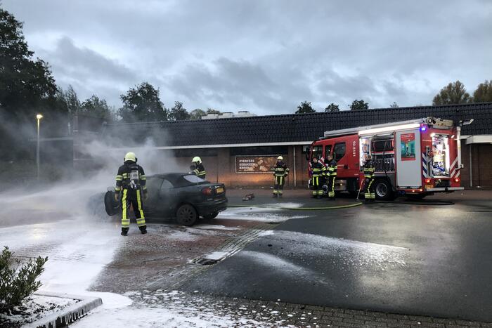Veel rook bij autobrand