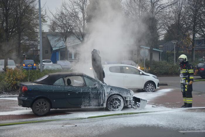 Veel rook bij autobrand