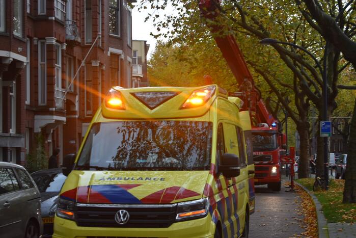 Bekende Nederlander Fred van Leer gewond uit woning gehaald