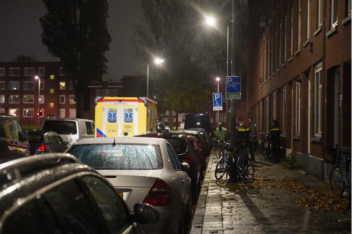 #Rotterdam Vrouw gewond bij steekincident in woning Habsburgstraat Rotterdam.