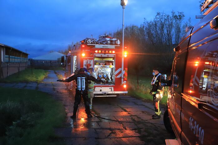 Automobiliste raakt van de weg belandt te water