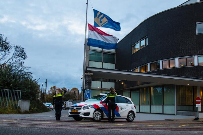 Vlag halfstok en eerbetoon voor overleden politieagent Jeroen Leuwerink (28)