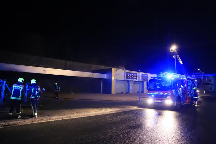 Grote brand in ijzerwarenhandel pand