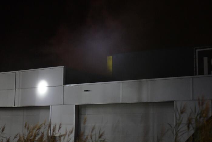 Grote brand in ijzerwarenhandel pand