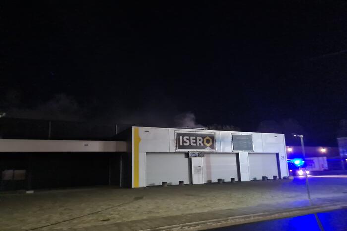 Grote brand in ijzerwarenhandel pand