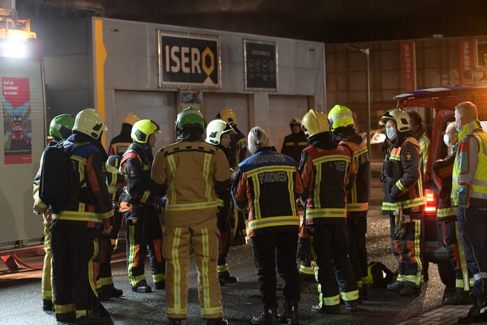 Grote brand in ijzerwarenhandel pand