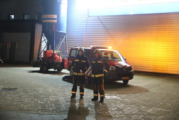 Grote brand in ijzerwarenhandel pand