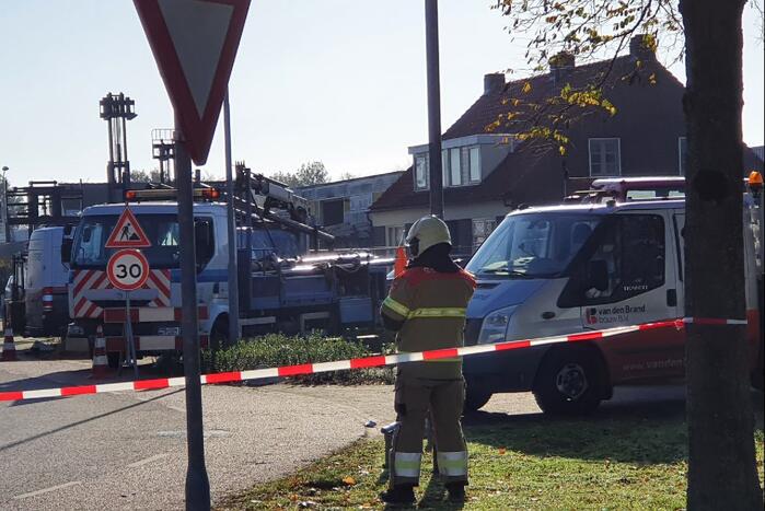 Weg afgesloten na gaslekkage door graafwerkzaamheden