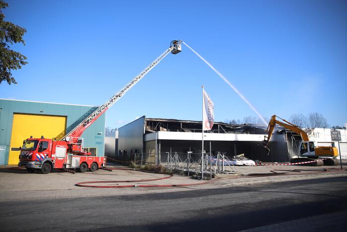 Day after grote brand ijzerwarenbedrijf Isero