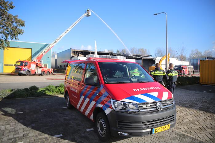 Day after grote brand ijzerwarenbedrijf Isero