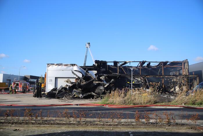 Day after grote brand ijzerwarenbedrijf Isero