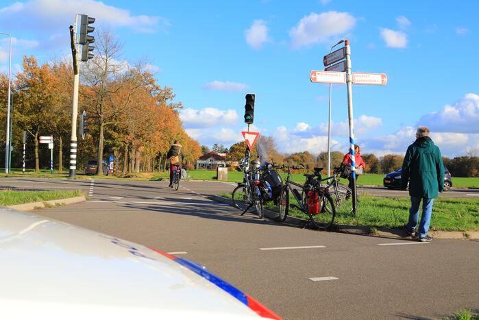Scooterrijder gewond bij aanrijding met bestelbus