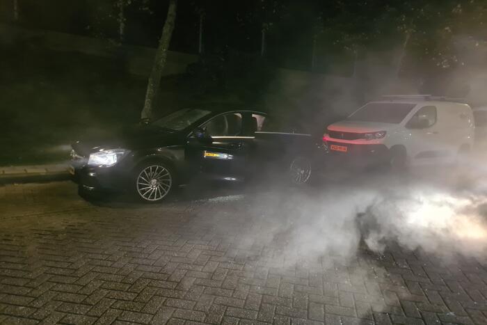Brand in auto door vuurwerk