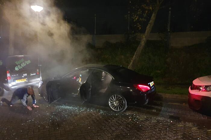 Brand in auto door vuurwerk