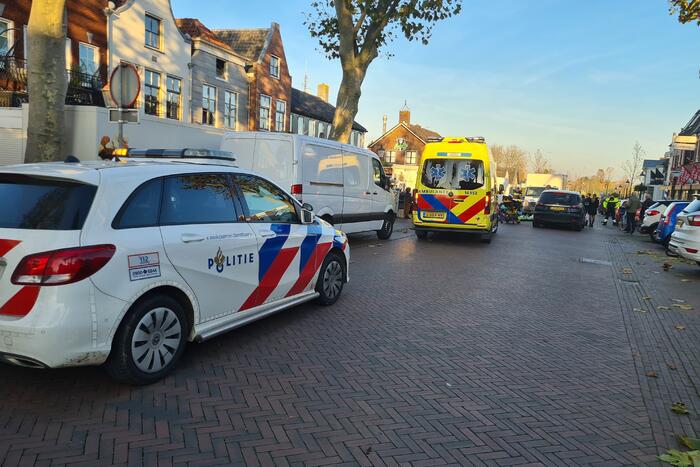 Personenauto komt in botsing met scooter