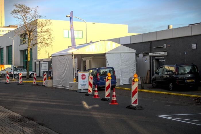 GGD Kennemerland heeft nieuwe coronateststraat geopend in de Waarderpolder