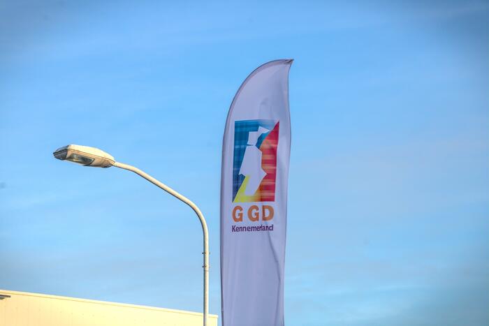 GGD Kennemerland heeft nieuwe coronateststraat geopend in de Waarderpolder