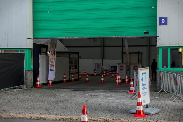 GGD Kennemerland heeft nieuwe coronateststraat geopend in de Waarderpolder