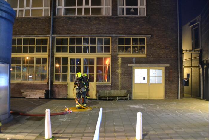 Felle brand in oud pand